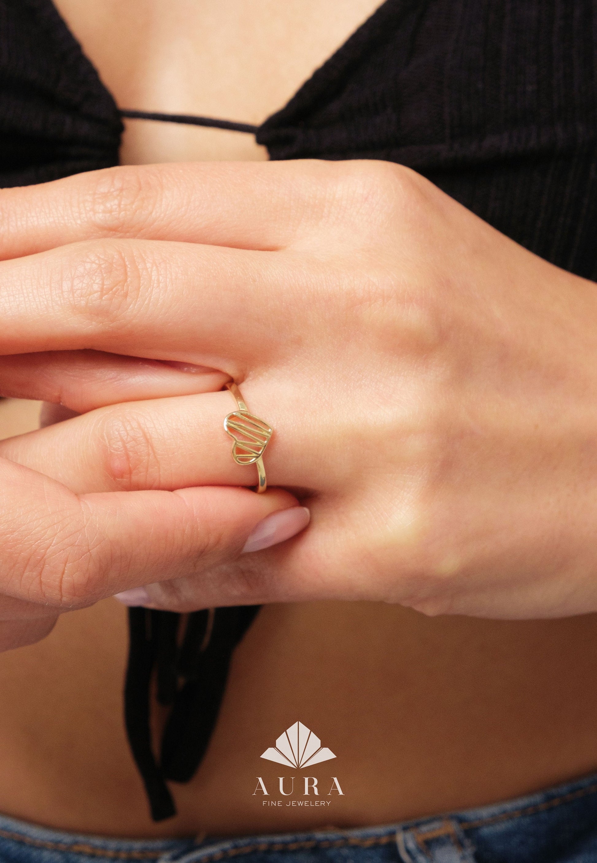 14K Gold Heart Ring, Small Ribbed Heart Ring, Dainty Open Heart Knuckle Ring, Heart Band, Thin Gold Ring, Minimal Love Ring, Gift for Her