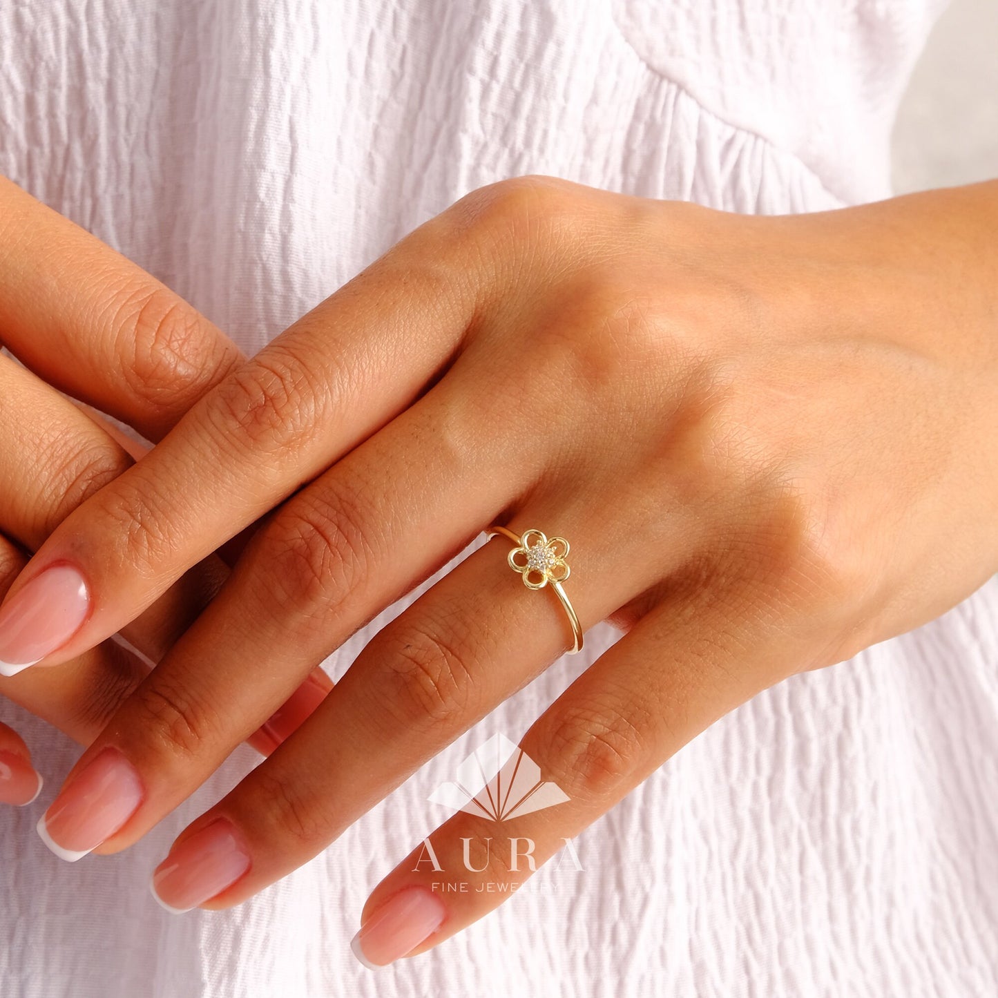 14K Gold Daisy Ring, Minimalist Gold Jewelry, Dainty Flower Ring, Stackable Gold Band, Tiny Floral Ring, Unique Gift for Women