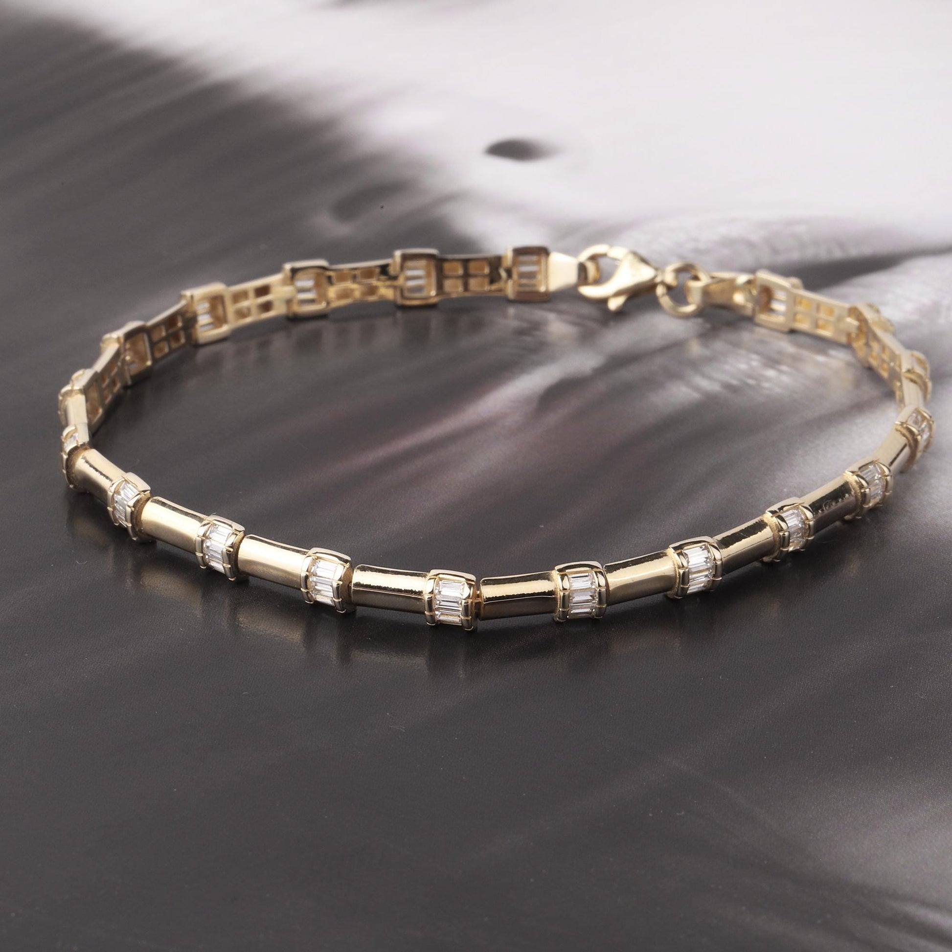 14K Gold Baguette Bamboo Bracelet, Dainty Gold Bar Bracelet, Minimalist Bracelet, Everyday Luxury Jewelry, Stackable Bracelet, Gift for Her