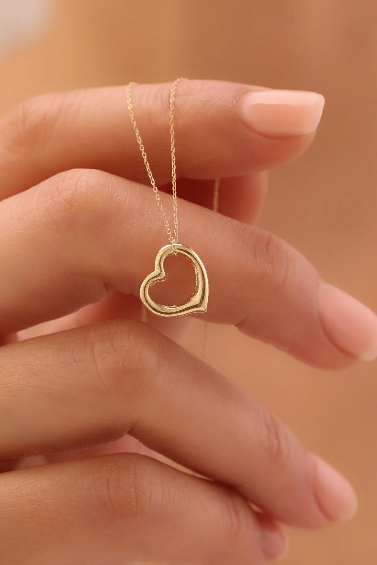 14K Gold Open Heart Necklace, Minimalist Heart Pendant Necklace, Dainty Heart Necklace, Everyday Jewelry, Layering Necklace, Gift for Her