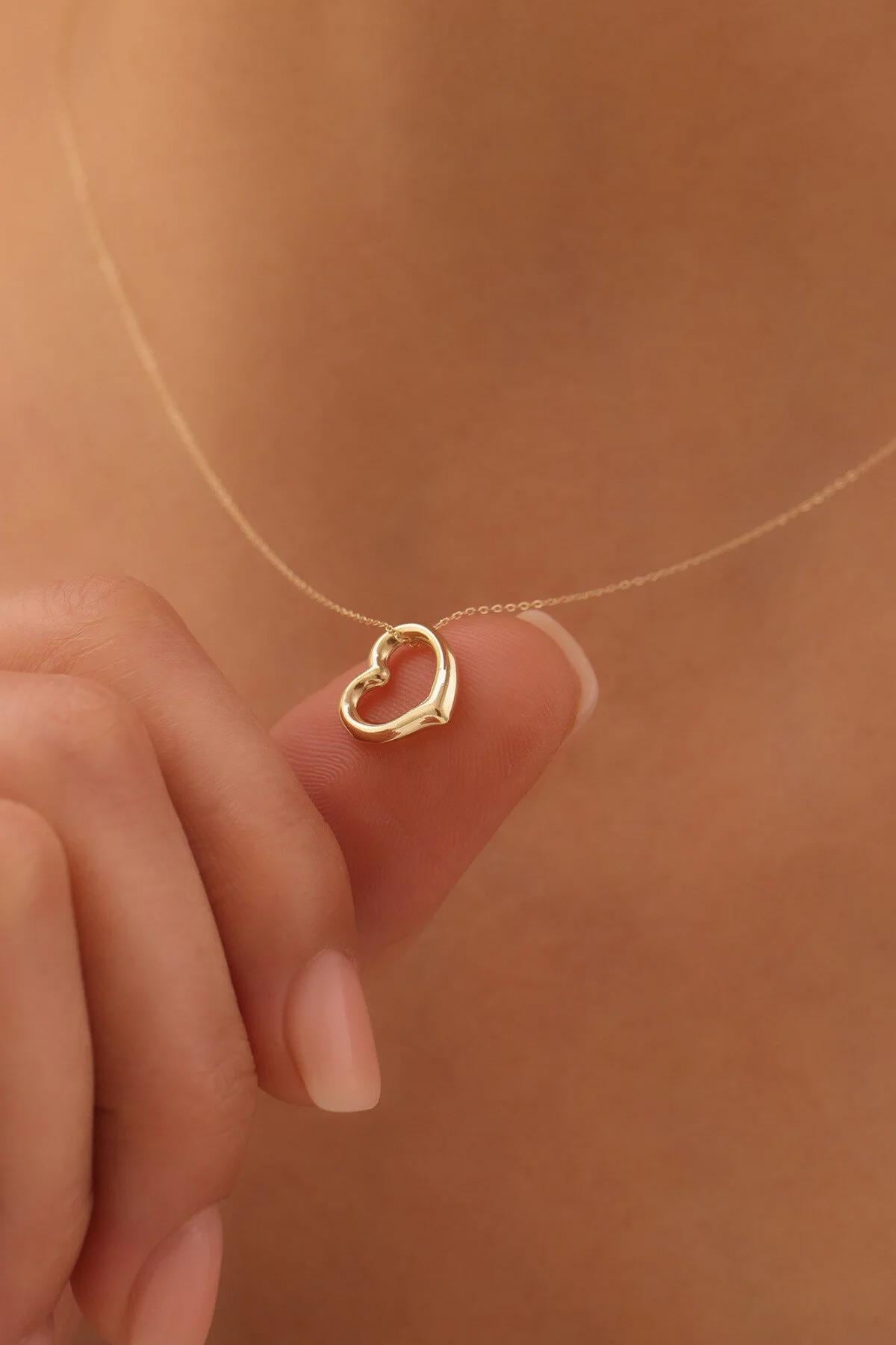 14K Gold Open Heart Necklace, Minimalist Heart Pendant Necklace, Dainty Heart Necklace, Everyday Jewelry, Layering Necklace, Gift for Her