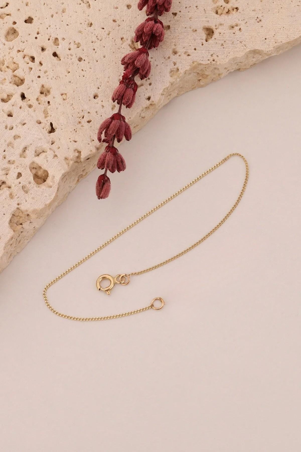 14K Gold Cuban Bracelet, 1.5mm Minimal Curb Chain Bracelet, Dainty Gold Link Bracelet, Thin Stackable Bracelet, Luxury Everyday Jewelry