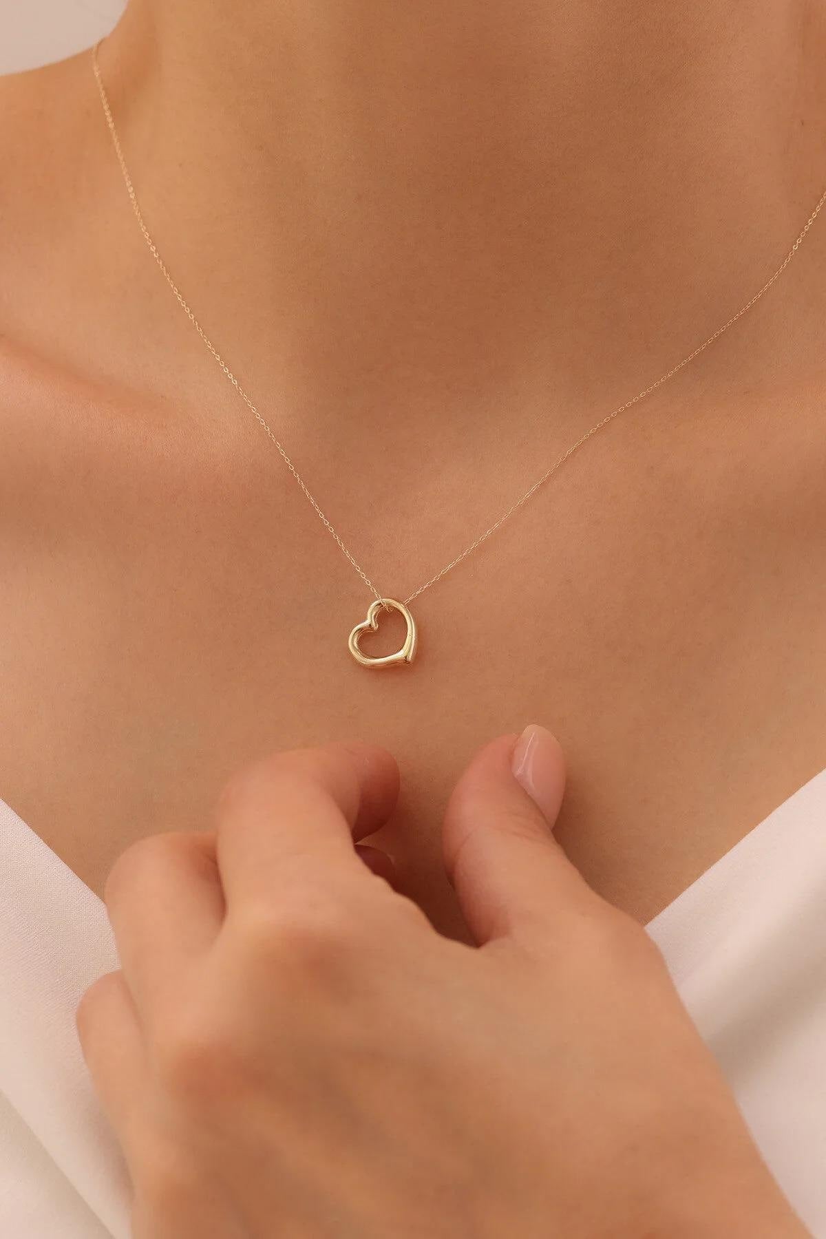 14K Gold Open Heart Necklace, Minimalist Heart Pendant Necklace, Dainty Heart Necklace, Everyday Jewelry, Layering Necklace, Gift for Her