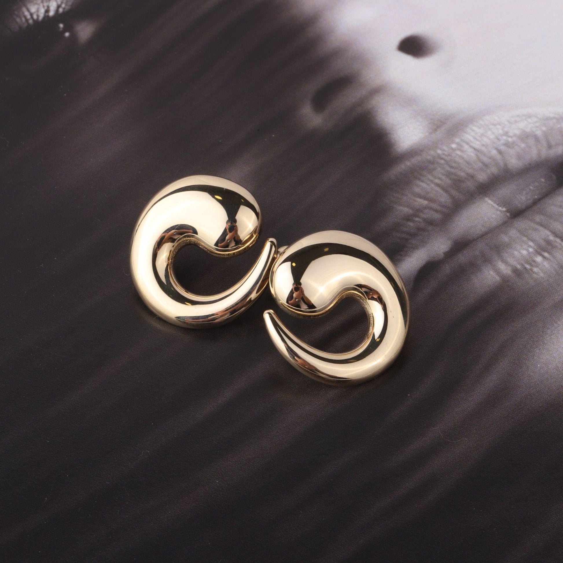 14K Gold Sculptural Hoop Earrings, Chunky Open Hoop Earrings, Minimalist Statement Earrings, Modern Dome Earrings, Gift for Her