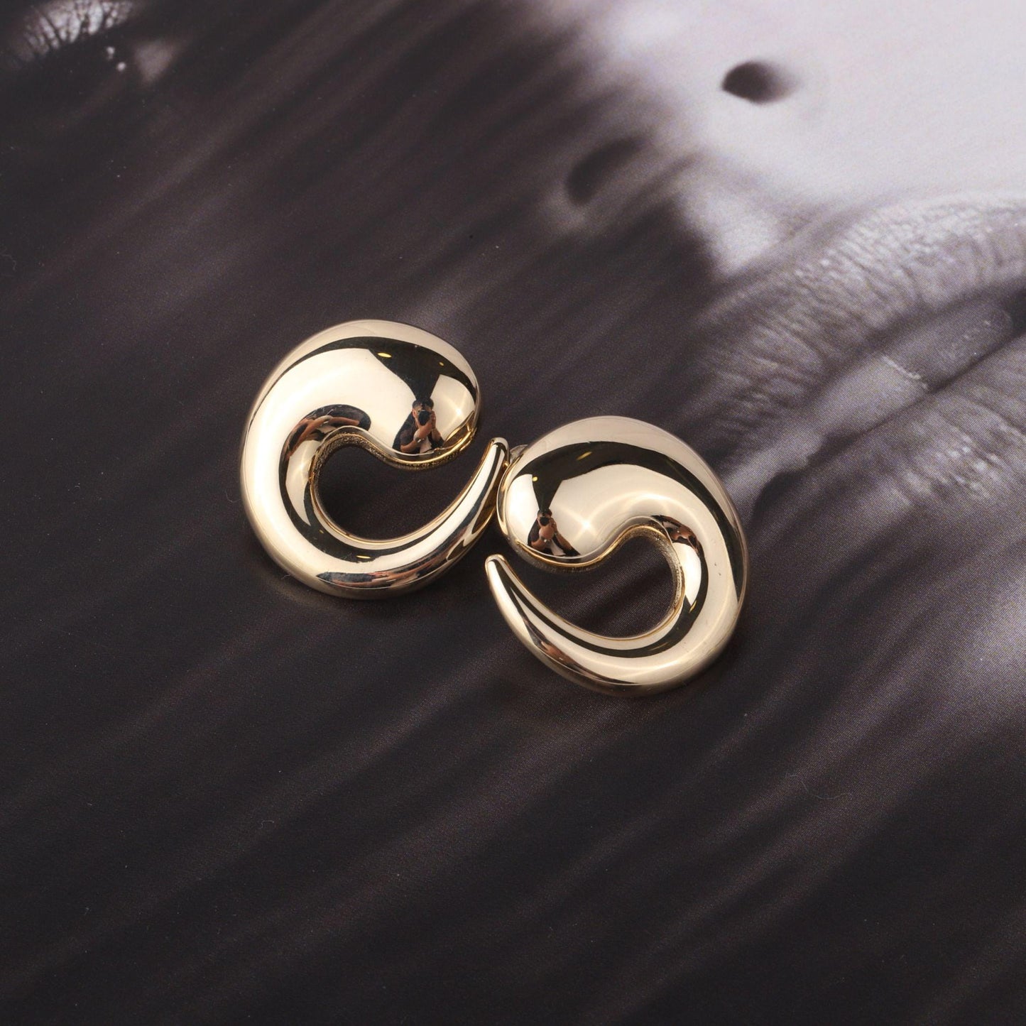 14K Gold Sculptural Hoop Earrings, Chunky Open Hoop Earrings, Minimalist Statement Earrings, Modern Dome Earrings, Gift for Her