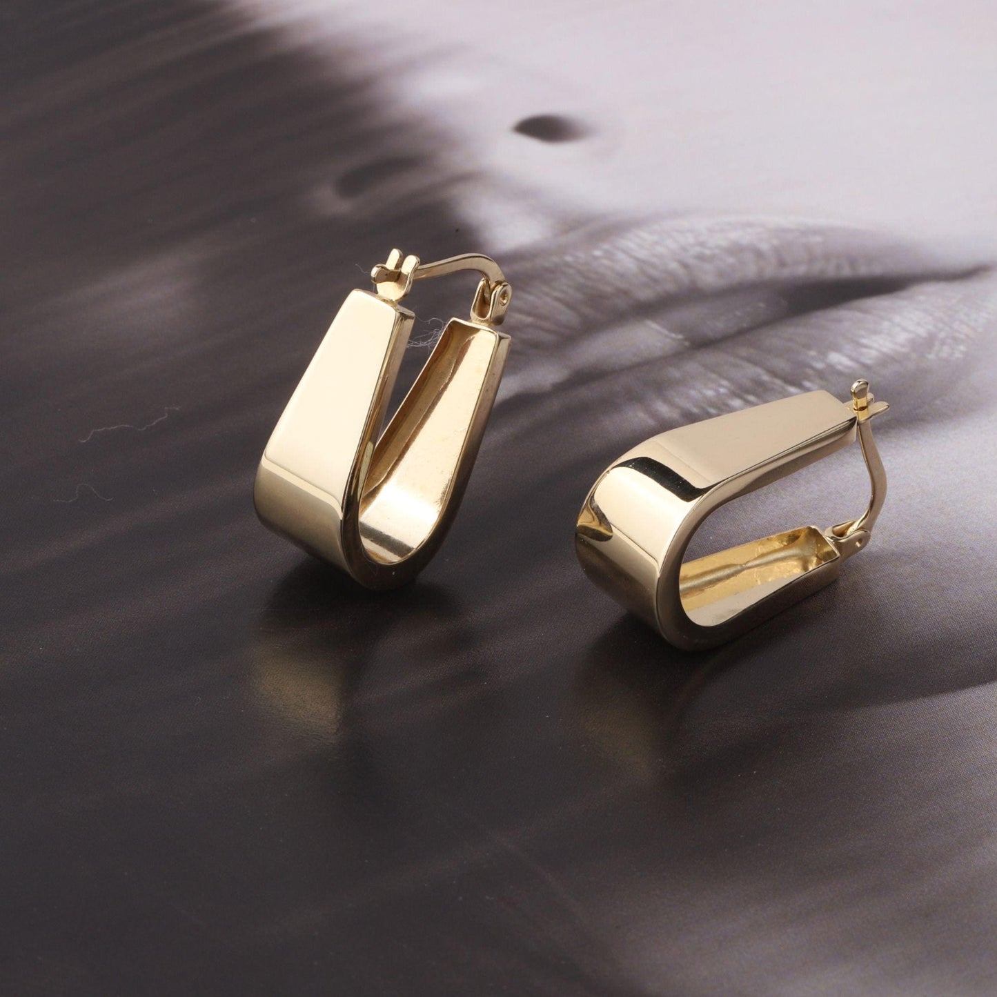 14K Gold Chunky Huggie Earrings, Wide Rectangle Hoop Earrings, Bold Gold Hoop Earrings, Minimalist Statement Jewelry, Modern Gift for Her