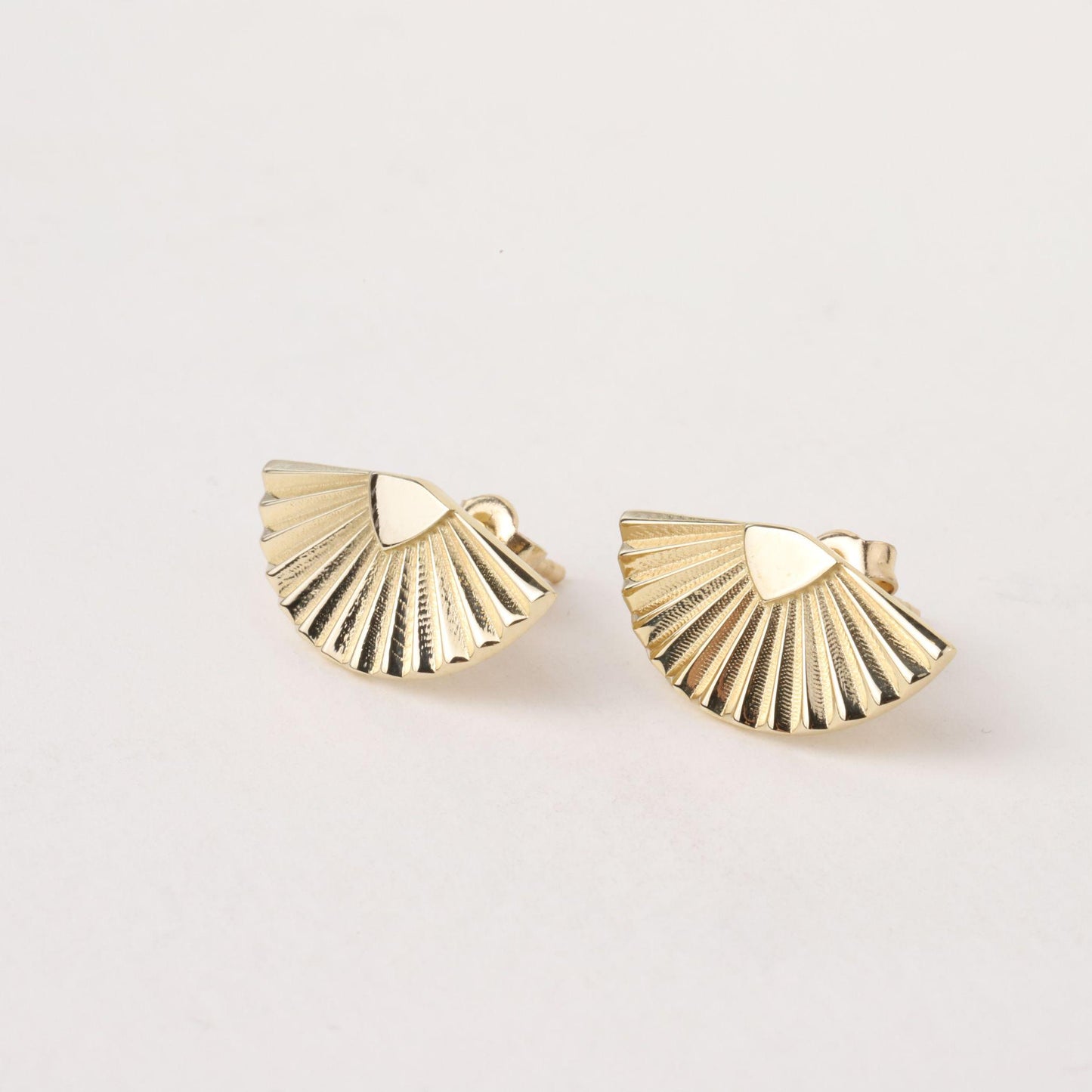 14K Gold Fan Stud Earrings, Shell Stud Earrings, Sunburst Gold Earrings, Art Deco Earrings, Minimalist Statement Earrings, Gift for Her
