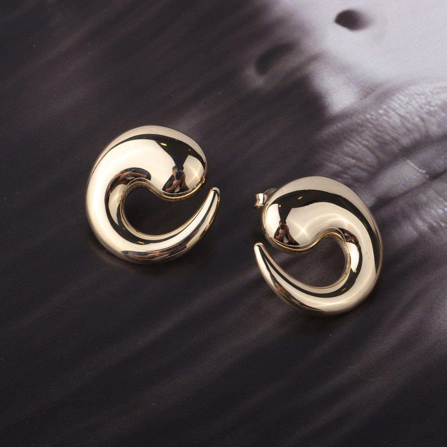 14K Gold Sculptural Hoop Earrings, Chunky Open Hoop Earrings, Minimalist Statement Earrings, Modern Dome Earrings, Gift for Her