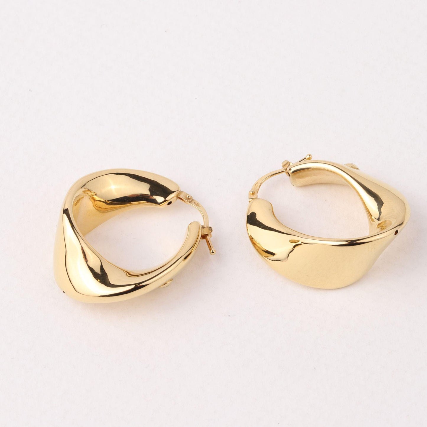 14K Solid Gold Chunky Hoop Earrings, Bold Oval Gold Hoops, Thick Statement Earrings, Modern Minimalist Jewelry, Everyday Gold Earrings
