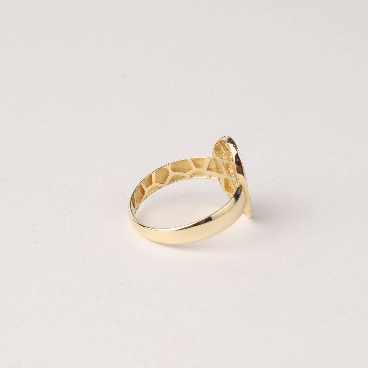 14K Gold Textured Signet Ring, Oval Statement Ring, Hammered Gold Ring, Unique Gold Band, Minimalist Jewelry Gift for Her