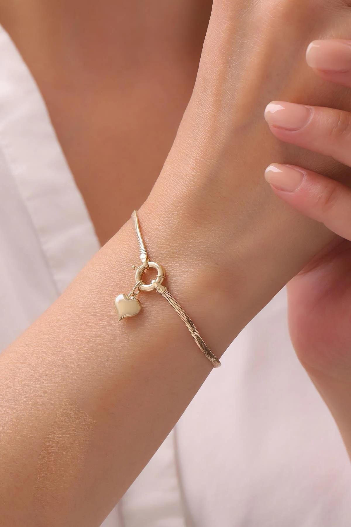 14K Gold Snake Chain Bracelet, Heart Charm Bracelet, Dainty Gold Bracelet, Minimalist Heart Jewelry, Gift for Her