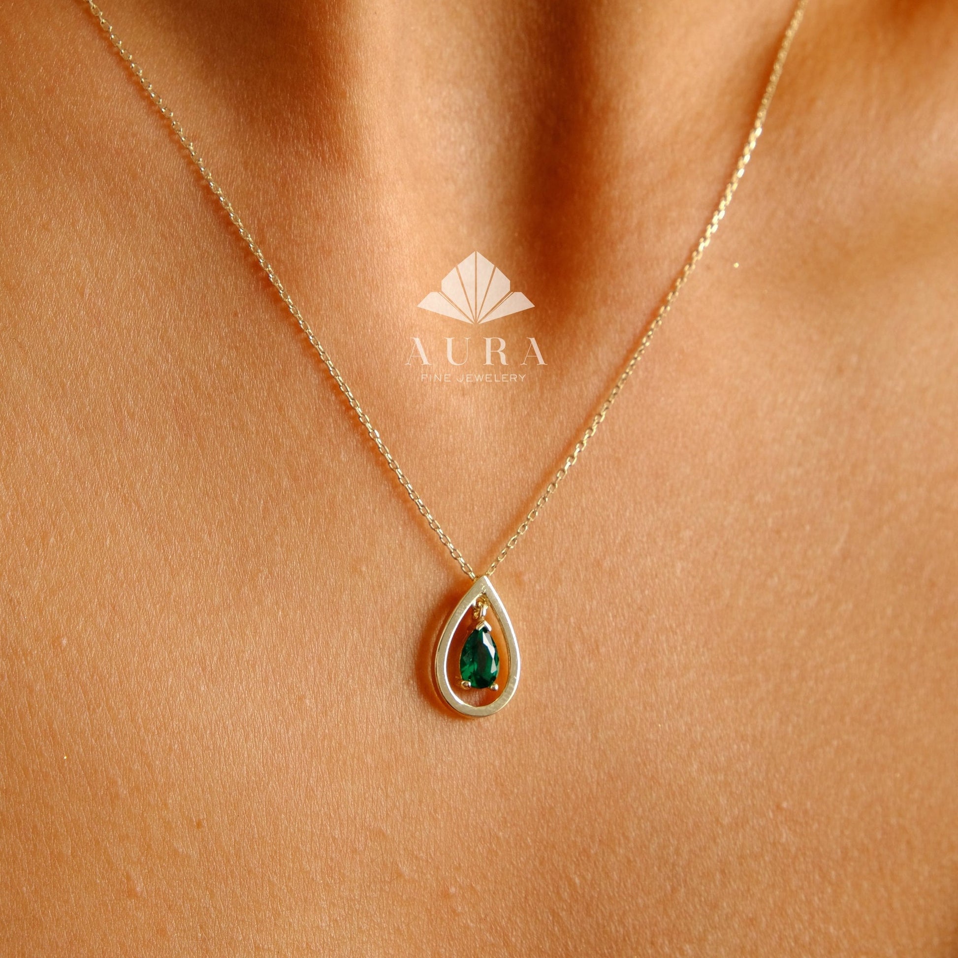 14K Gold Emerald Oval Pendant Necklace, Green Gemstone Pendant, May Birthstone Necklace, Bridesmaid Jewelry, Teardrop Emerald Wedding Charm