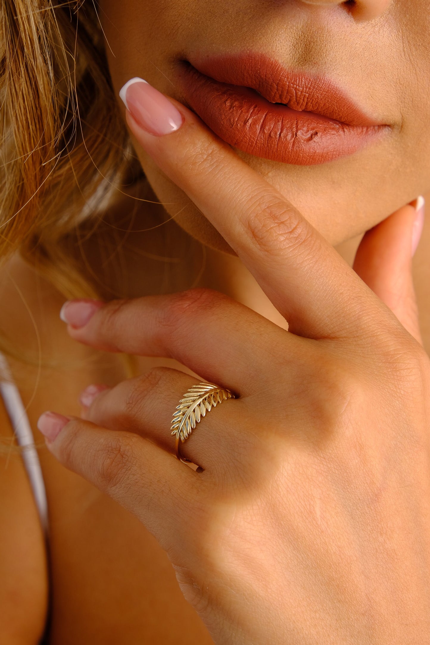 14K Gold Leaf Ring, Laurel Wreath Ring, Vine Wedding Ring, Dainty Leaf Stackable Ring, Nature Gold Wedding Band, Flower Inspired Ring